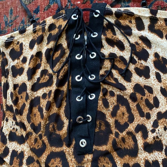 Sexy leopard bodysuit 🐆 - Picture 8 of 13